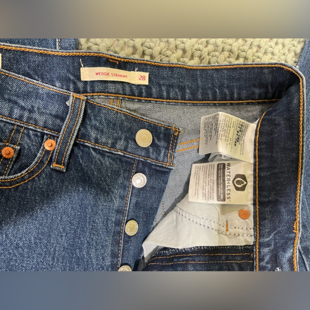 Levi’s wedgie straight jeans